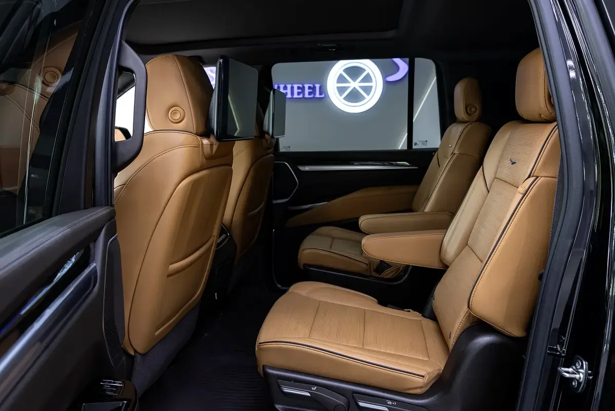 Cadillac Escalade 6.2 AT RWD (420 حصان) - 13