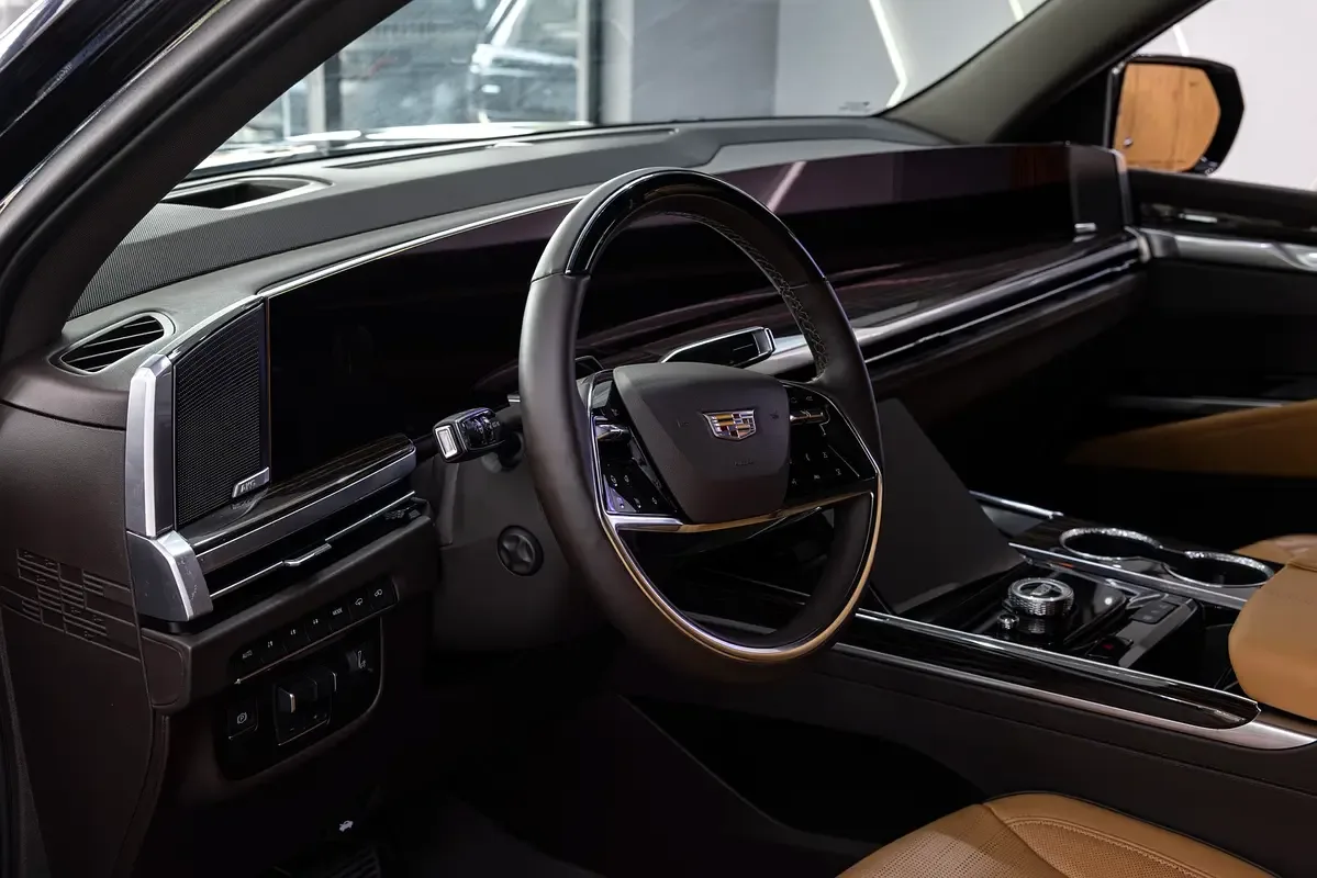 Cadillac Escalade 6.2 AT RWD (420 حصان) - 12