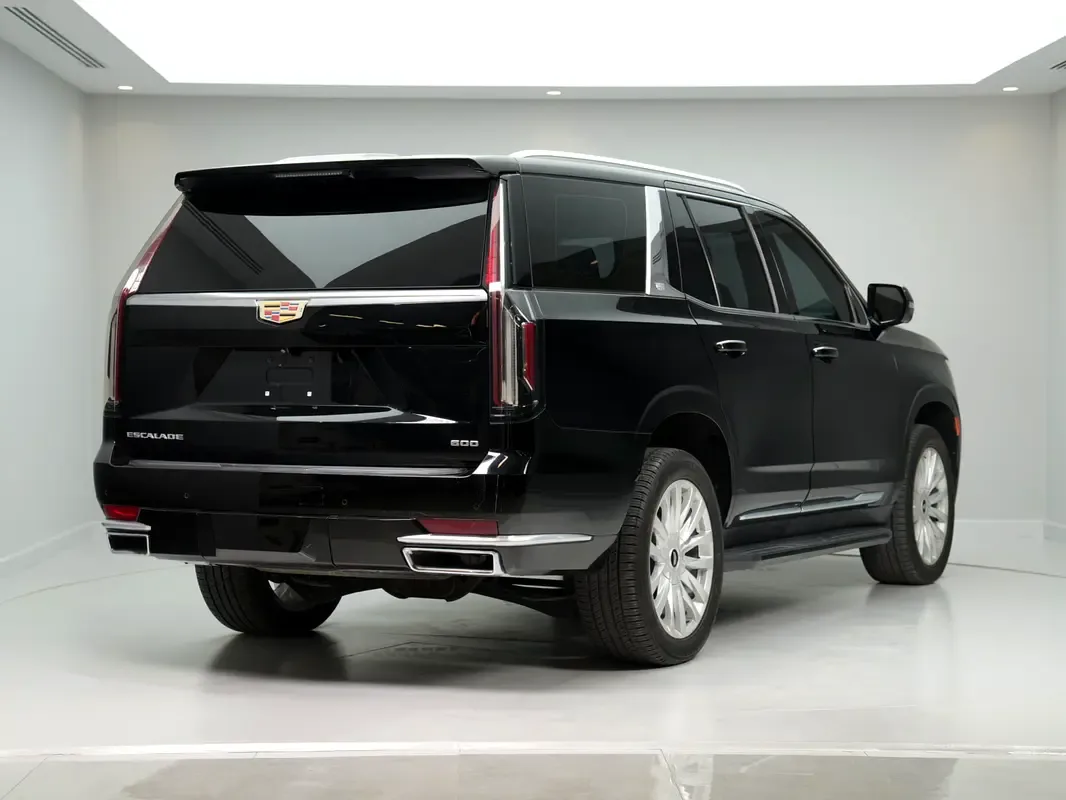 Cadillac Escalade 6.2 AT RWD (420 حصان) - 6