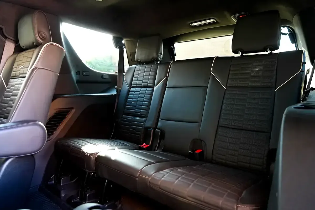 Cadillac Escalade 6.2 AT RWD (420 hp) - 15