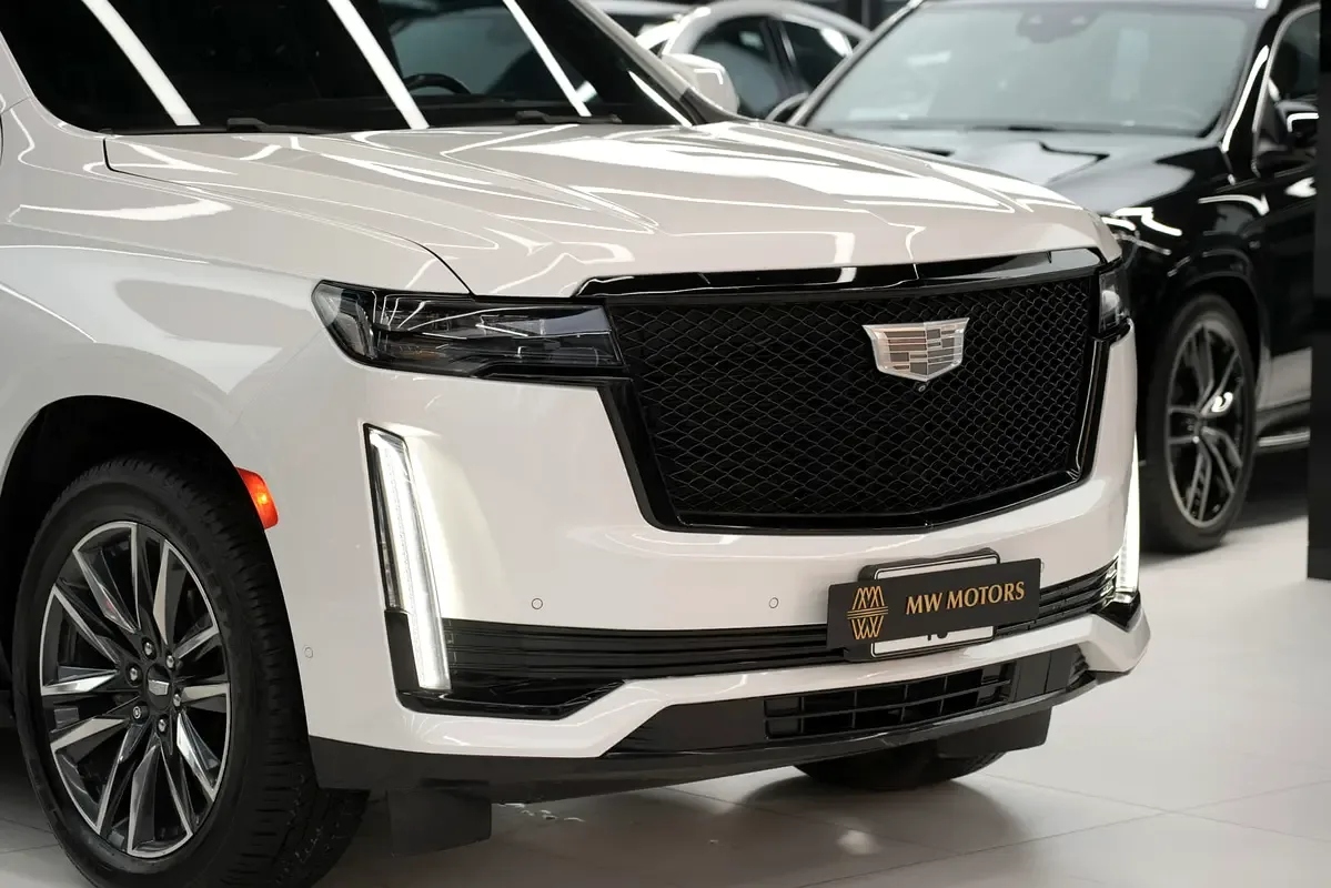 Cadillac Escalade 6.2 AT RWD (420 حصان) - 3