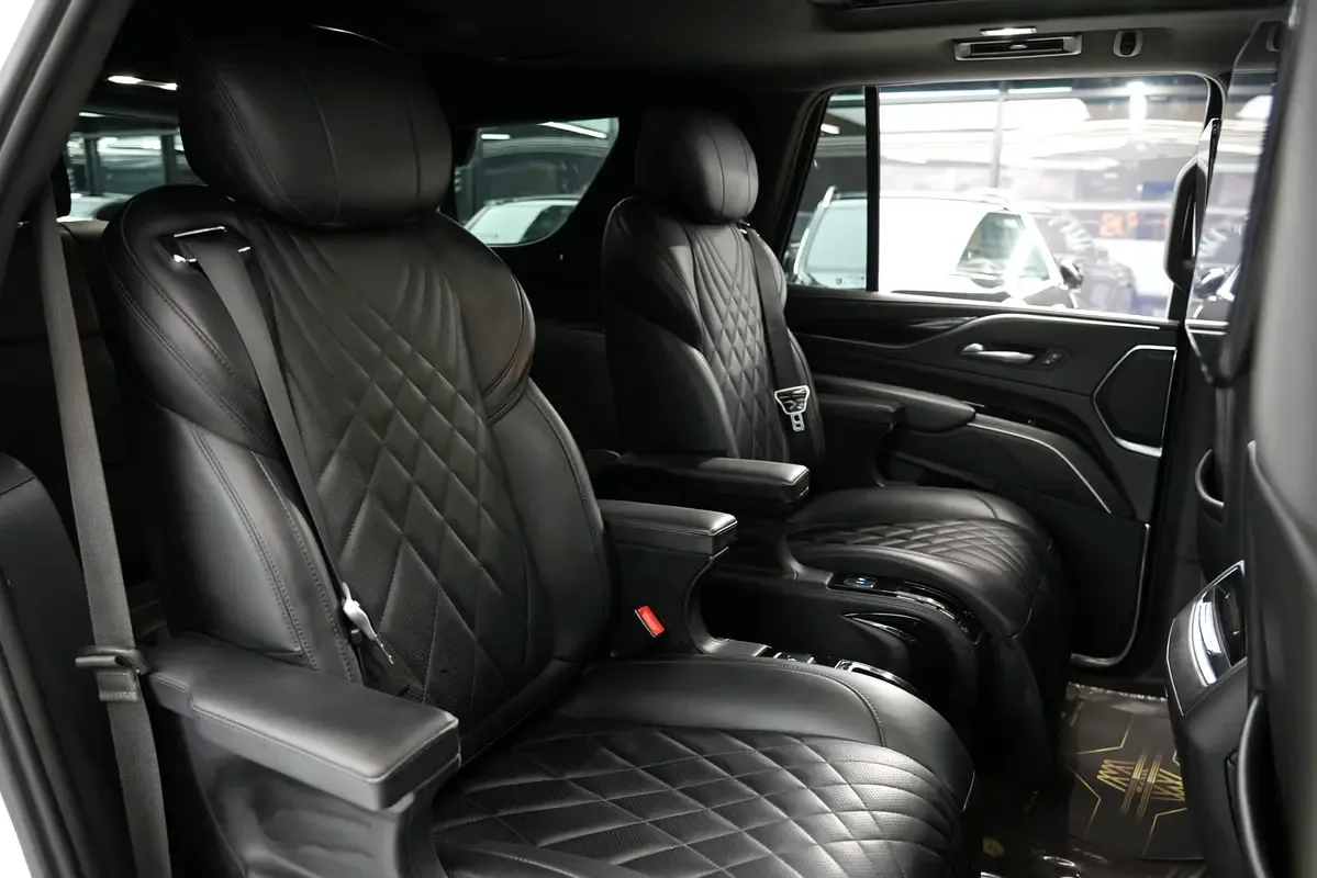 Cadillac Escalade 6.2 AT RWD (420 حصان) - 16