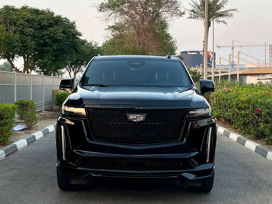 Cadillac Escalade 6.2 AT RWD (420 حصان) - 2