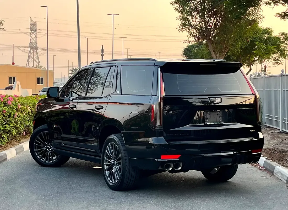 Cadillac Escalade 6.2 AT RWD (420 حصان) - 6