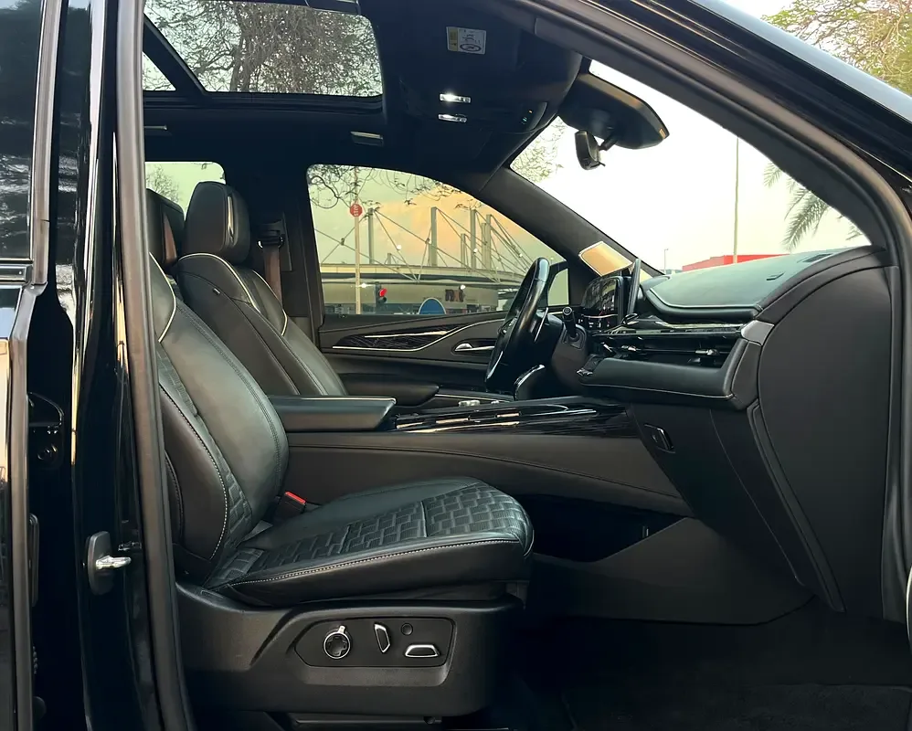 Cadillac Escalade 6.2 AT RWD (420 حصان) - 9