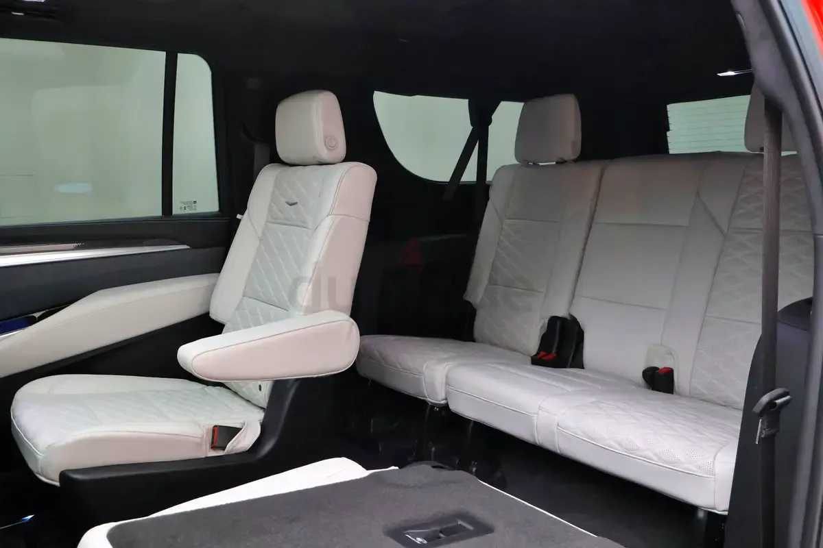 Cadillac Escalade 6.2 AT RWD (420 حصان) - 15