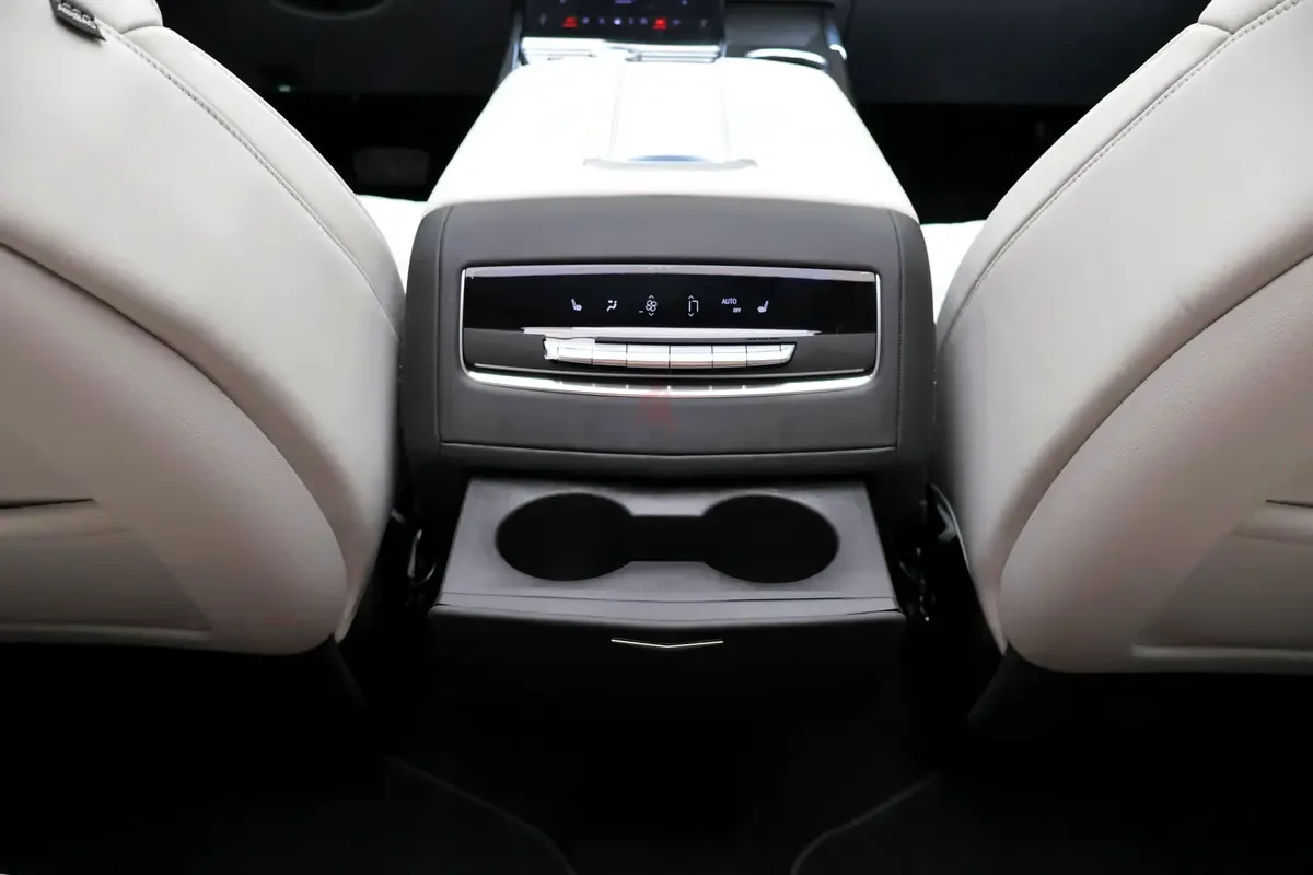 Cadillac Escalade 6.2 AT RWD (420 حصان) - 19