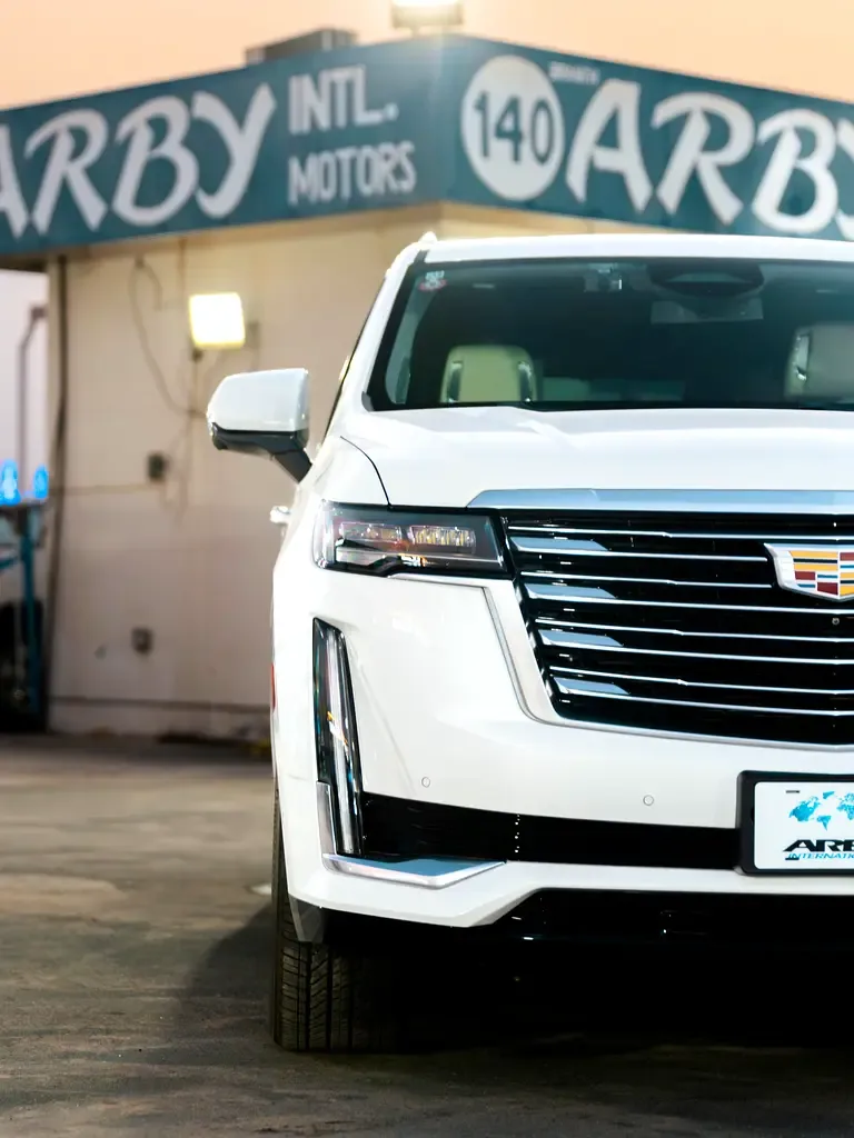 Cadillac Escalade 6.2 AT RWD (420 hp) - 3