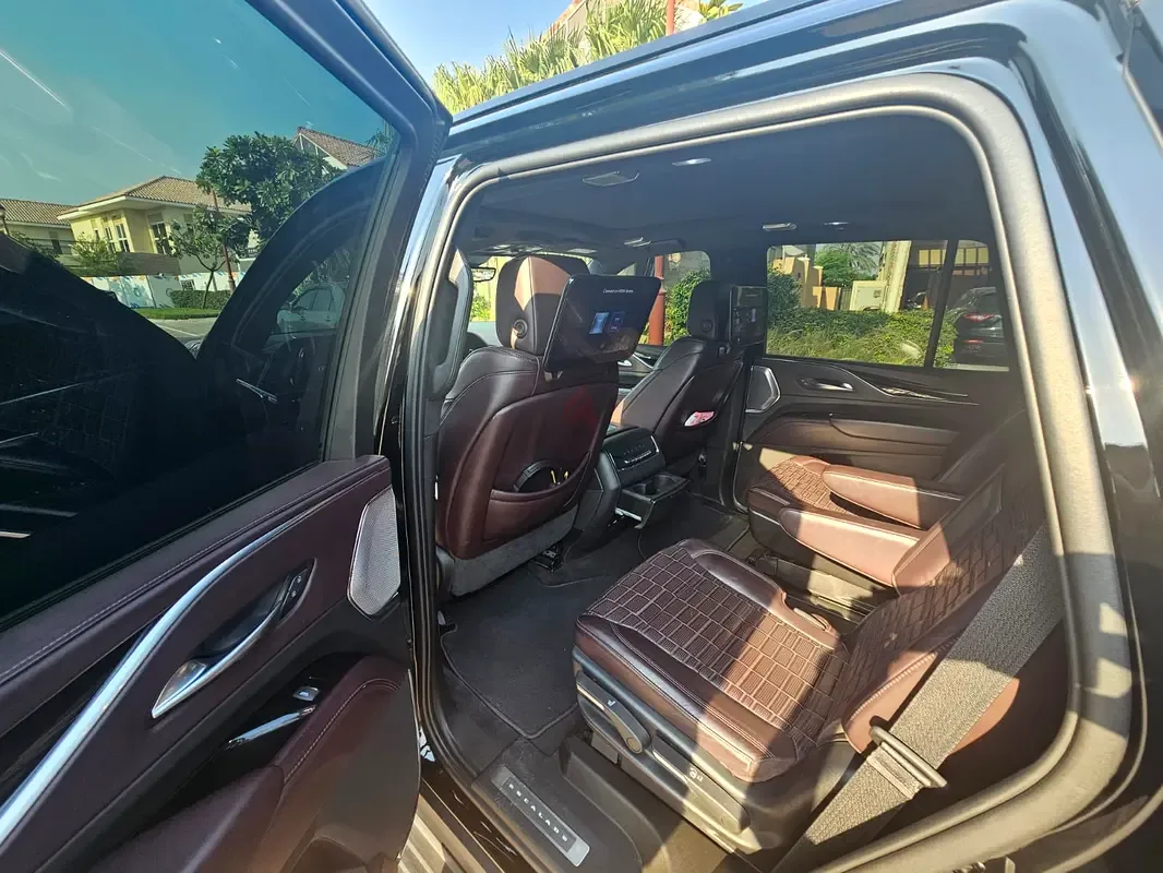 Cadillac Escalade 6.2 AT RWD (420 hp) - 7