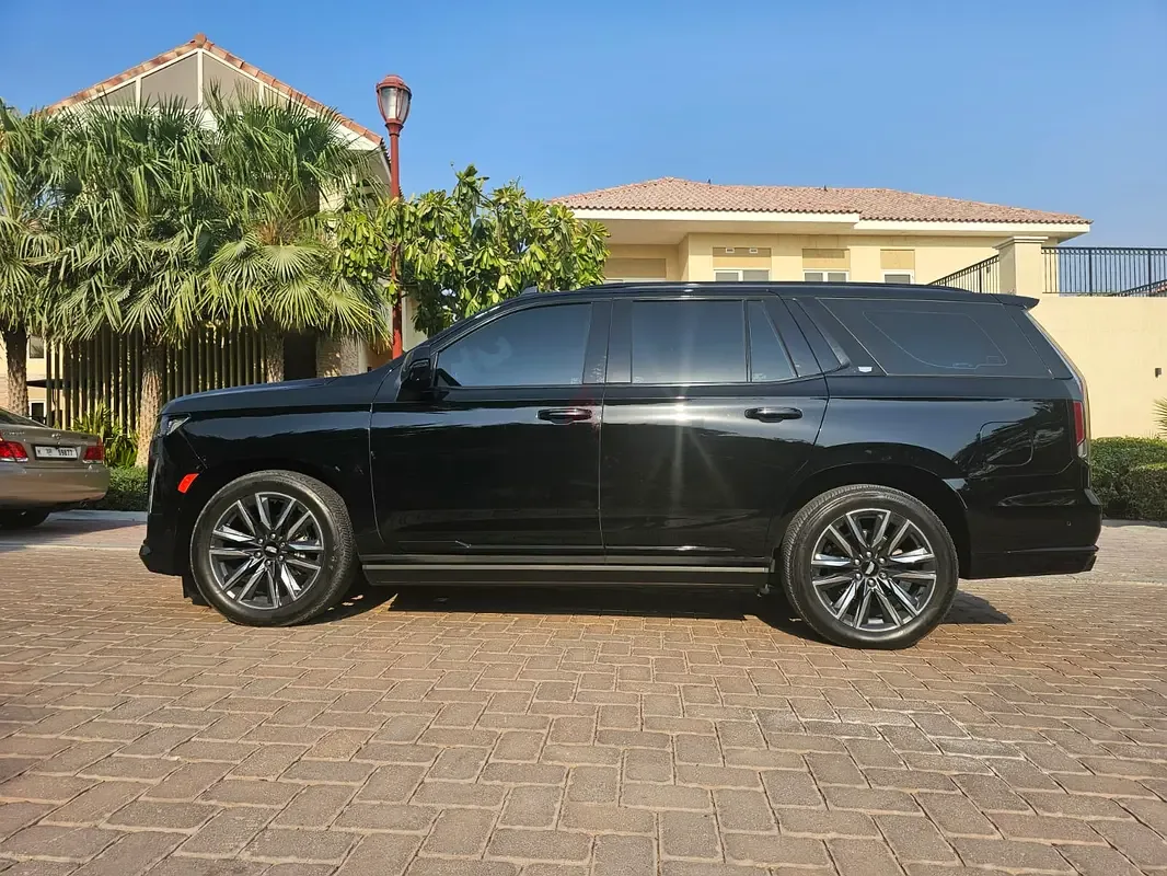 Cadillac Escalade 6.2 AT RWD (420 hp) - 9