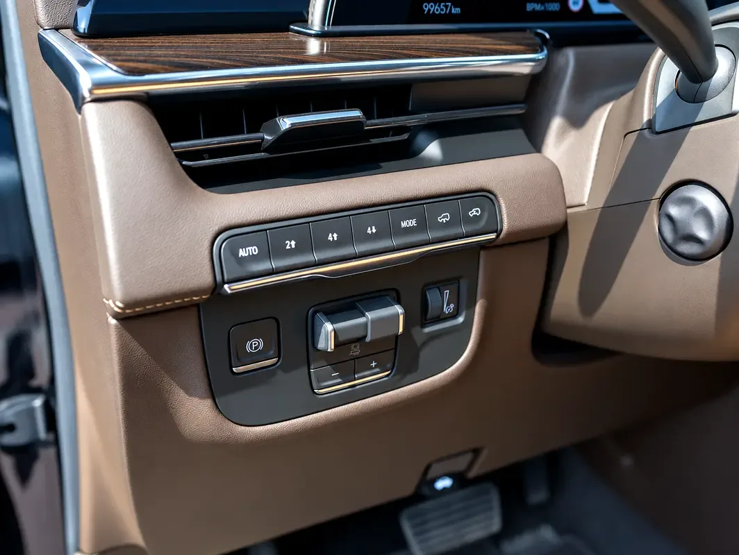 Cadillac Escalade 6.2 AT RWD (420 hp) - 14