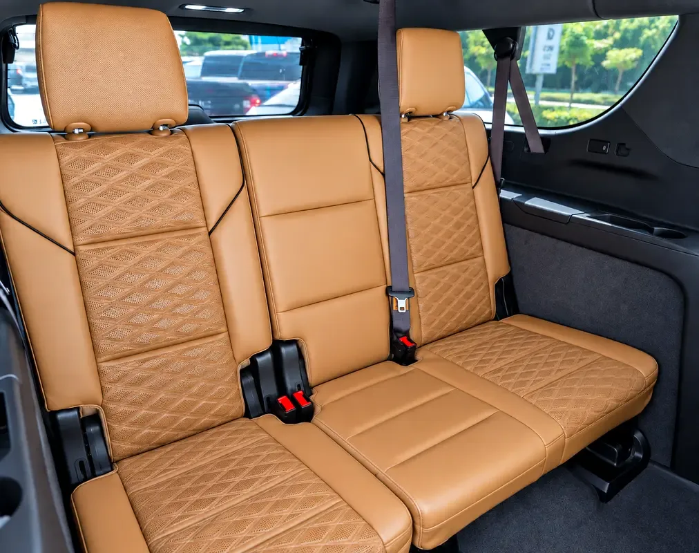 Cadillac Escalade 6.2 AT RWD (420 hp) - 12