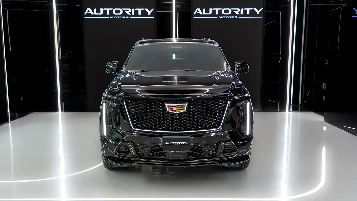 Cadillac Escalade 6.2 AT RWD (420 hp) - 2