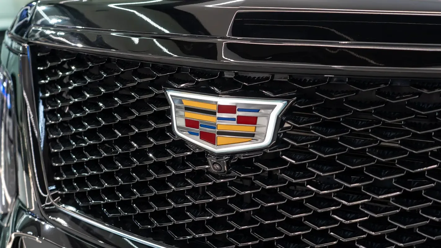 Cadillac Escalade 6.2 AT RWD (420 hp) - 3