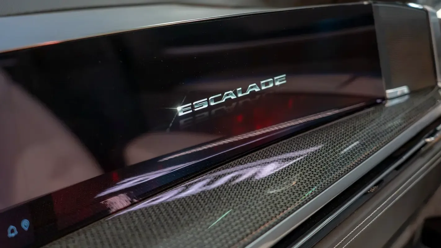 Cadillac Escalade 6.2 AT RWD (420 hp) - 10