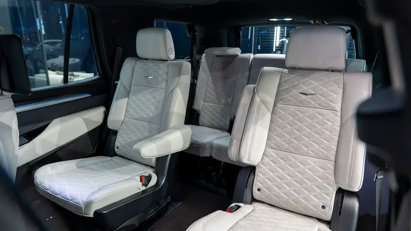 Cadillac Escalade 6.2 AT RWD (420 hp) - 16