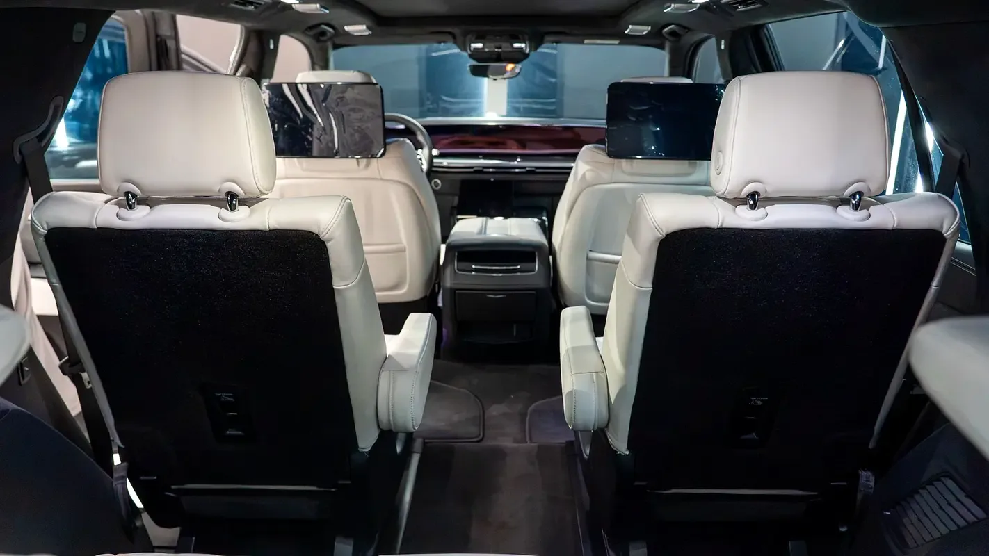 Cadillac Escalade 6.2 AT RWD (420 hp) - 18