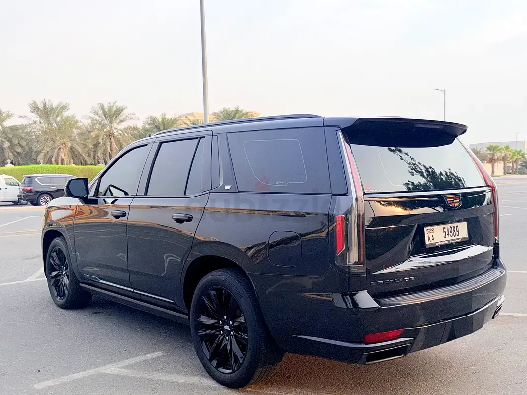 Cadillac Escalade 6.2 AT RWD (420 حصان) - 6