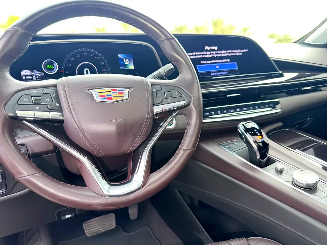 Cadillac Escalade 6.2 AT RWD (420 حصان) - 17
