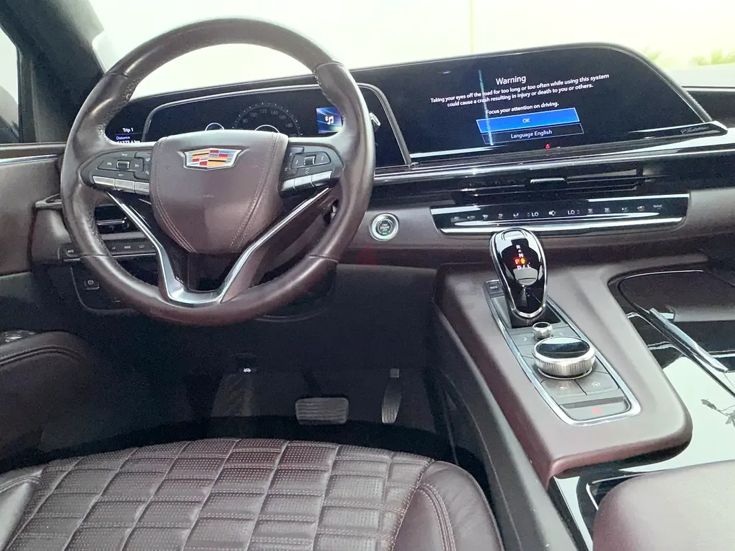 Cadillac Escalade 6.2 AT RWD (420 حصان) - 19