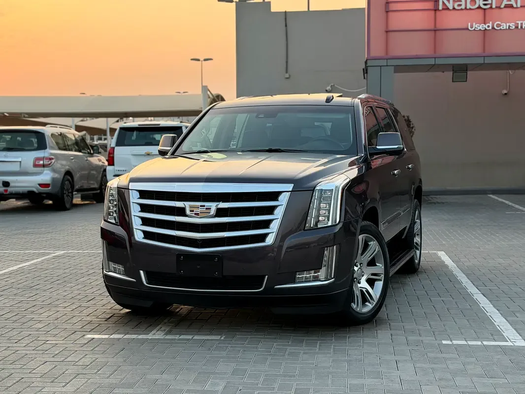 Cadillac Escalade 6.2 V8 AT 4WD (426 hp)