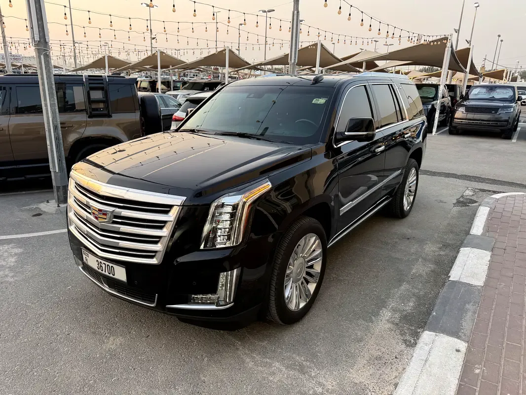 Cadillac Escalade 6.2 V8 AT 4WD (426 hp)
