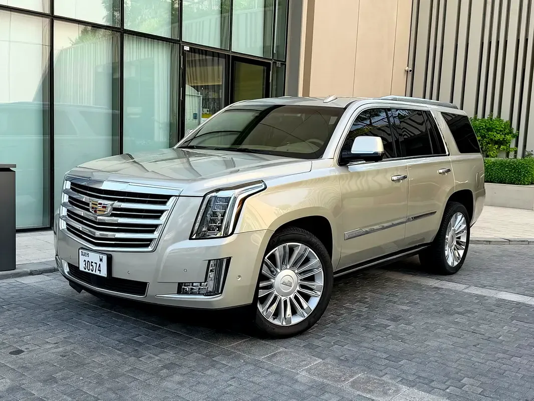 Cadillac Escalade 6.2 V8 AT 4WD (426 hp)
