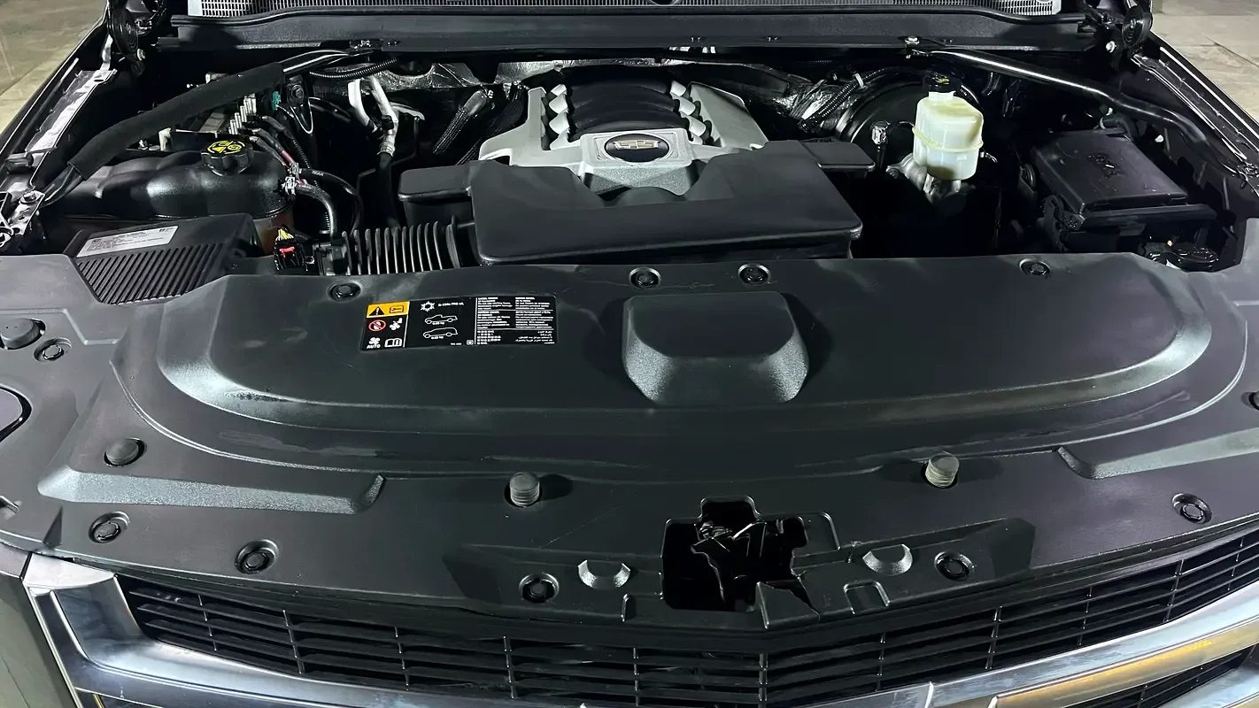 Cadillac Escalade 6.2 V8 AT 4WD ESV (426 hp) - 15