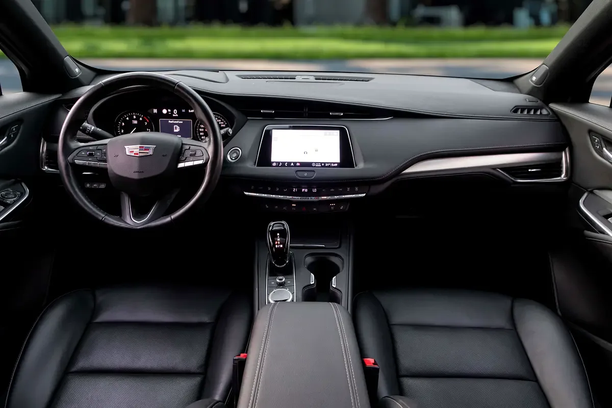 Cadillac XT4 2.0 AT (241 حصان) - 8