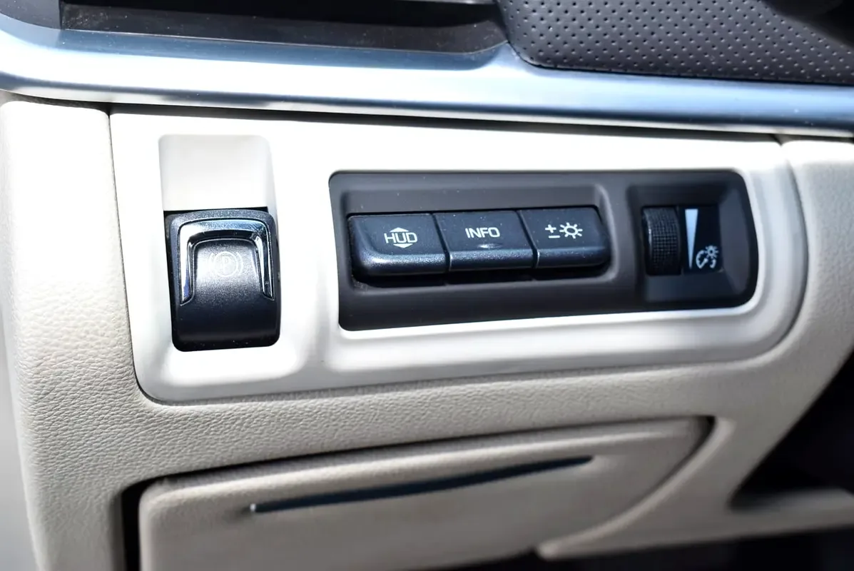 Cadillac XTS 3.6 AT 4WD (325 حصان) - 17
