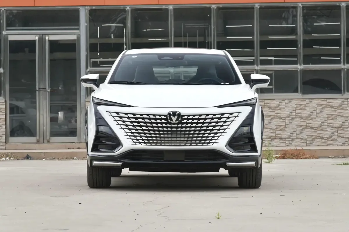 Changan UNI-T 1.5 AMT (188 hp)