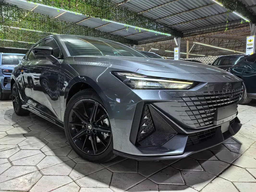 Changan UNI-V 2.0 AT (245 hp)