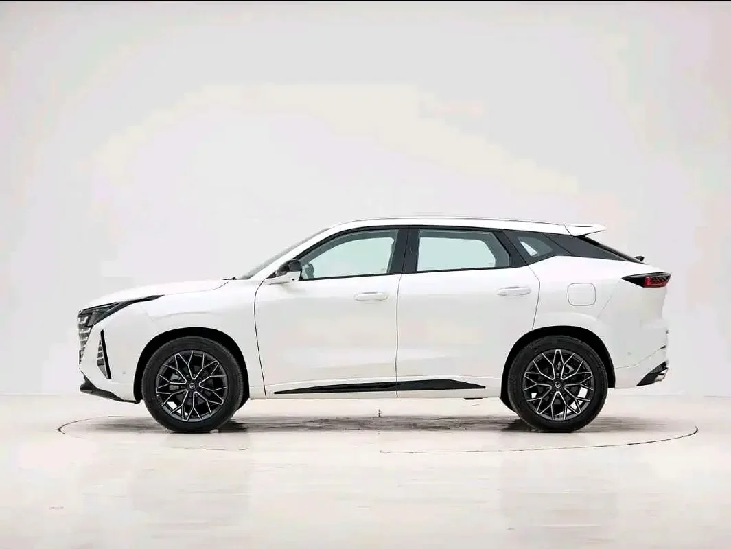 Changan UNI-Z 1.5 AMT (181 hp) - 4