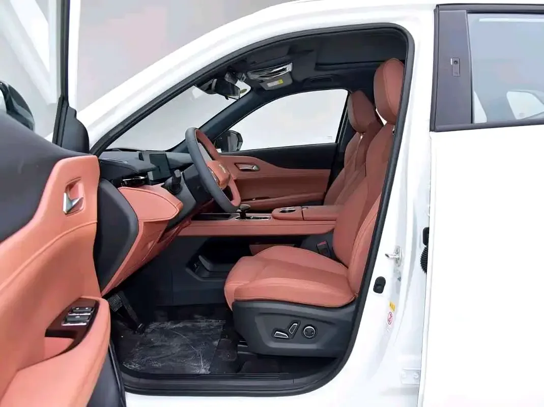 Changan UNI-Z 1.5 AMT (181 hp) - 10