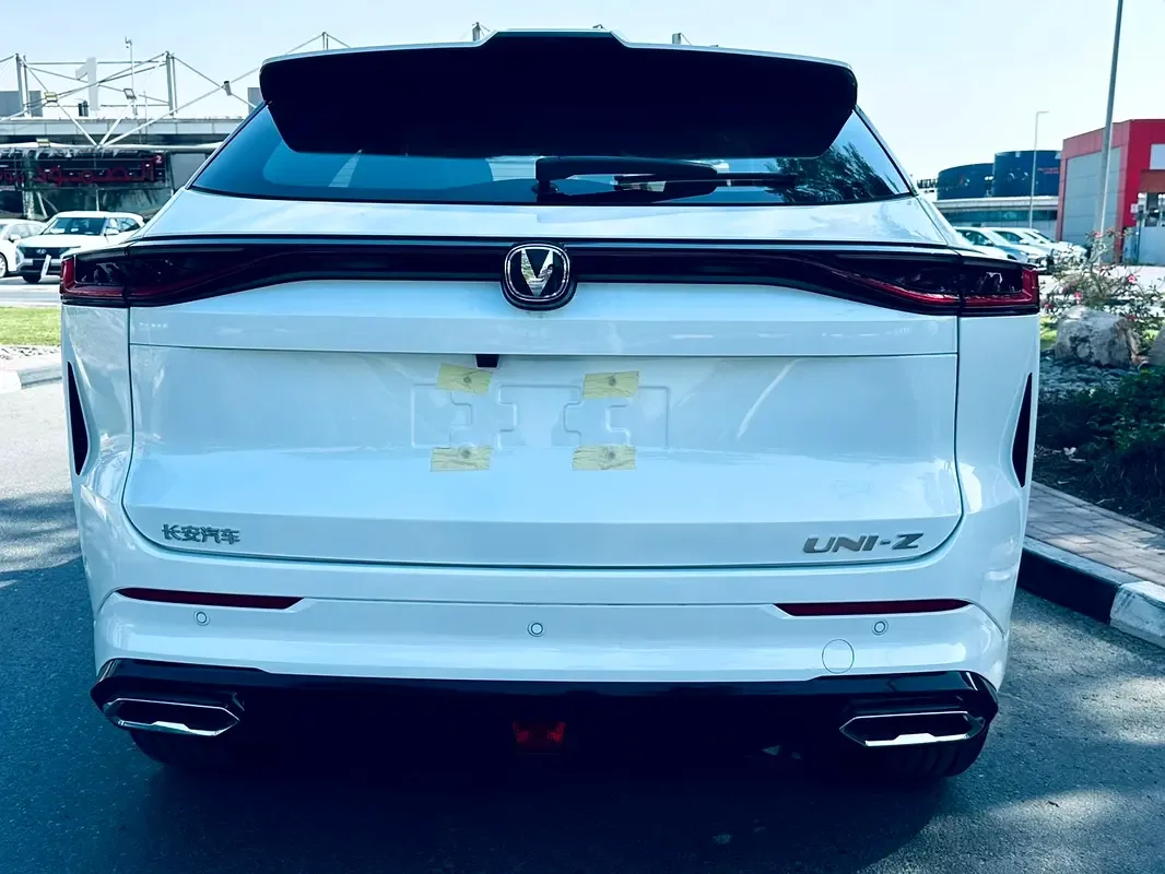 Changan UNI-Z 1.5 AMT (181 حصان) - 4
