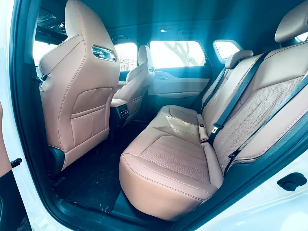 Changan UNI-Z 1.5 AMT (181 حصان) - 8
