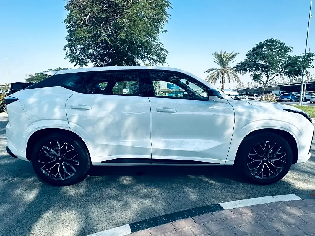 Changan UNI-Z 1.5 AMT (181 حصان) - 6