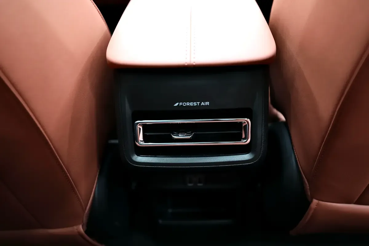 Changan UNI-Z 1.5 CVT (215 حصان) [2] - 16