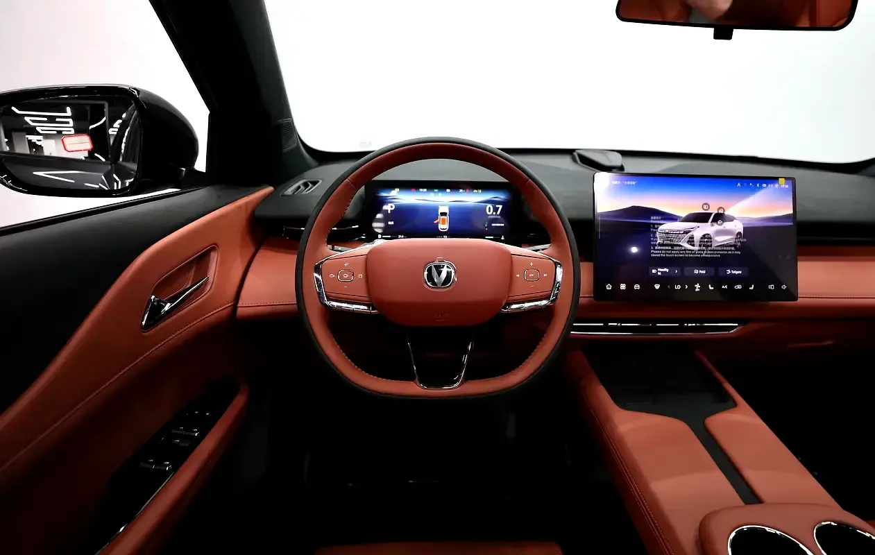 Changan UNI-Z 1.5 CVT (215 حصان) [2] - 15
