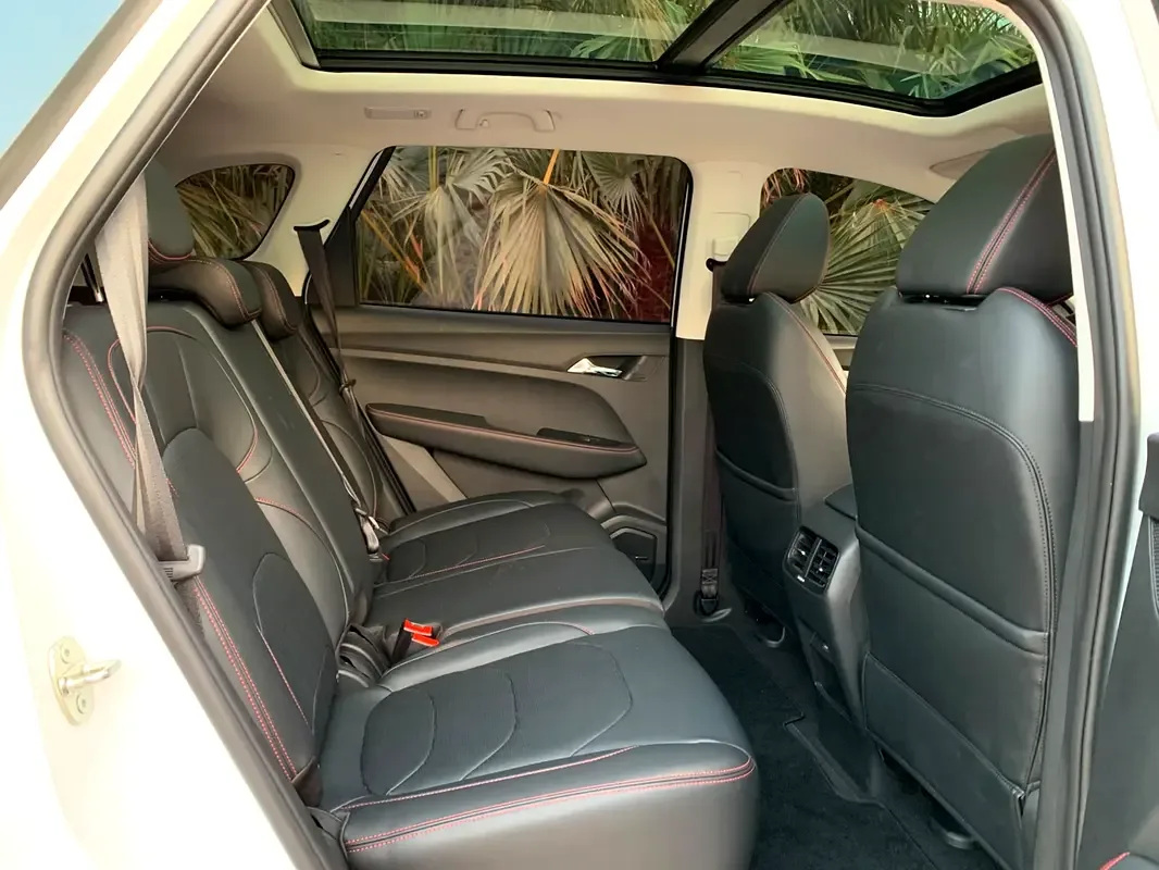 Chevrolet Captiva 1.5 CVT (147 حصان) - 12