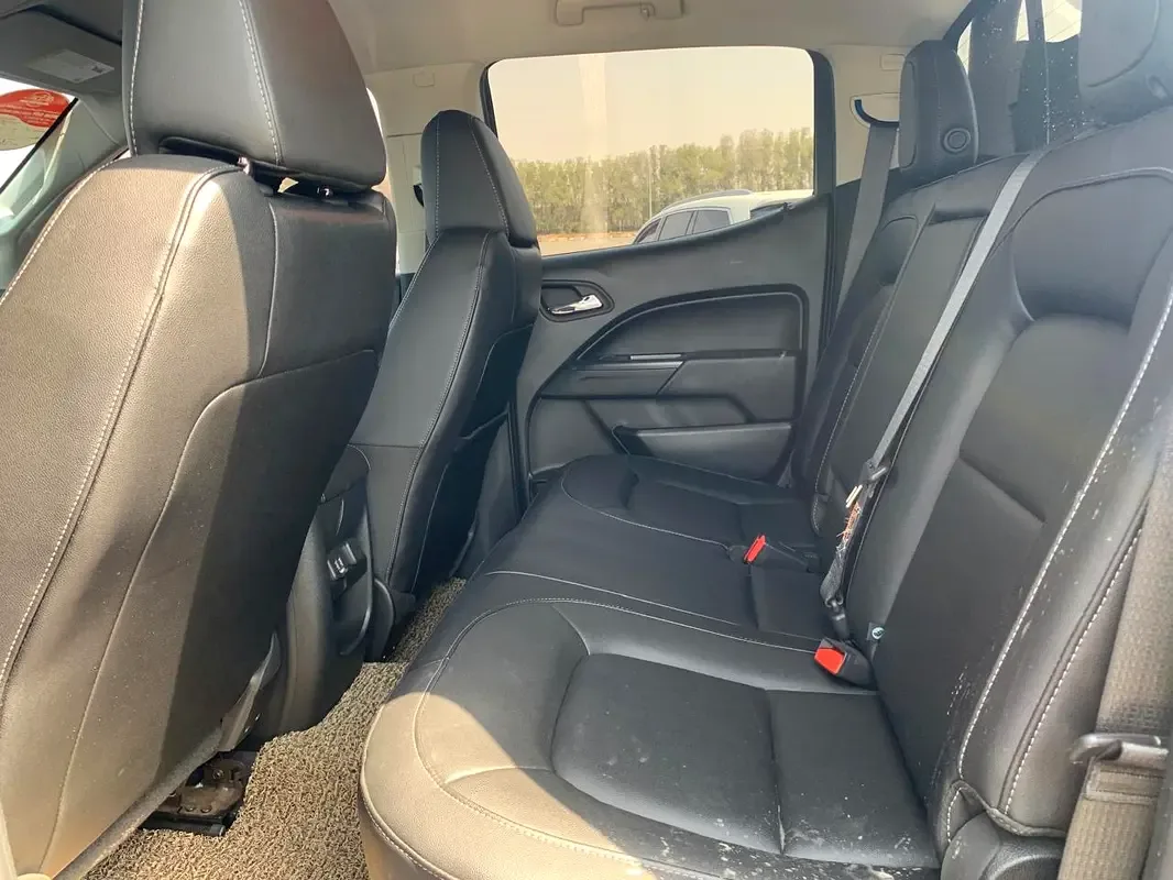 Chevrolet Colorado 3.6 AT 4WD (305 حصان) - 11