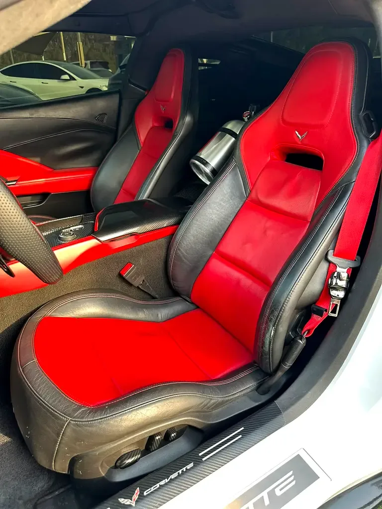 Chevrolet Corvette 6.2 AT (461 حصان) - 9
