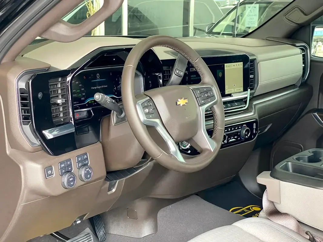 Chevrolet Silverado 2.7 AT RWD (310 hp) - 10