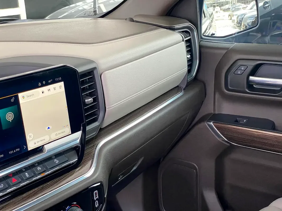 Chevrolet Silverado 2.7 AT RWD (310 hp) - 12