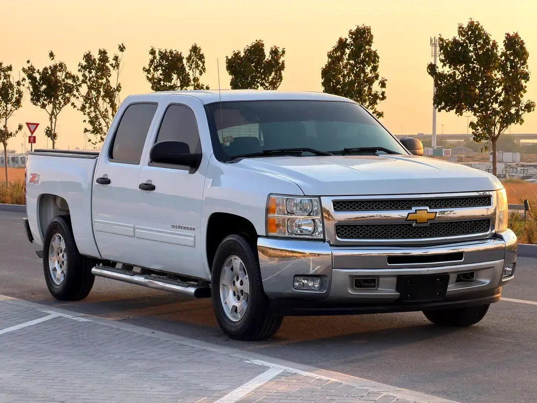 Chevrolet Silverado 5.3 AT (355 حصان) - 2