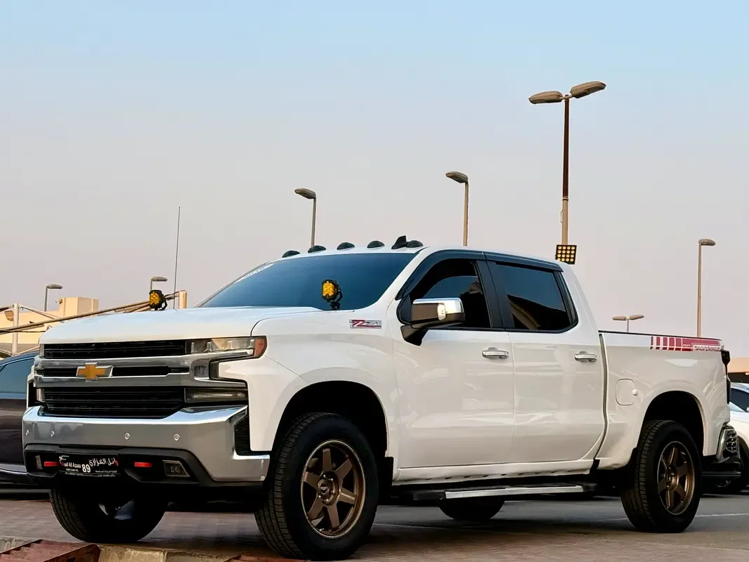 Chevrolet Silverado 5.3 AT RWD (355 حصان) - 2