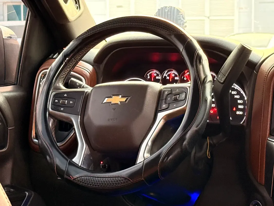 Chevrolet Silverado 5.3 AT RWD (355 حصان) - 15