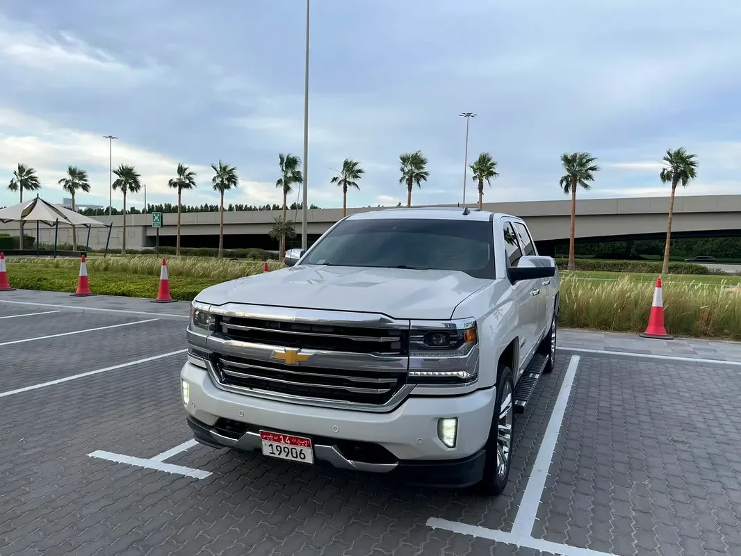 Chevrolet Silverado 6.2 AT (420 hp)