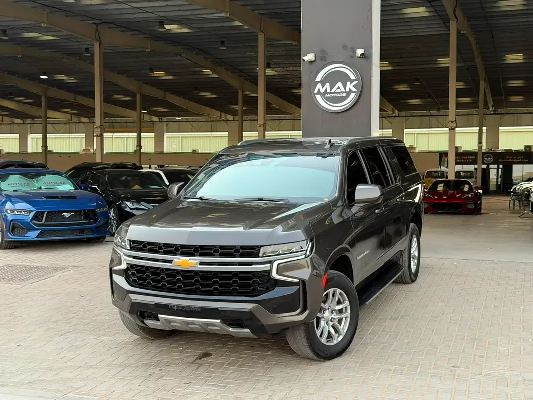 Chevrolet Suburban 5.3 AT (360 hp)