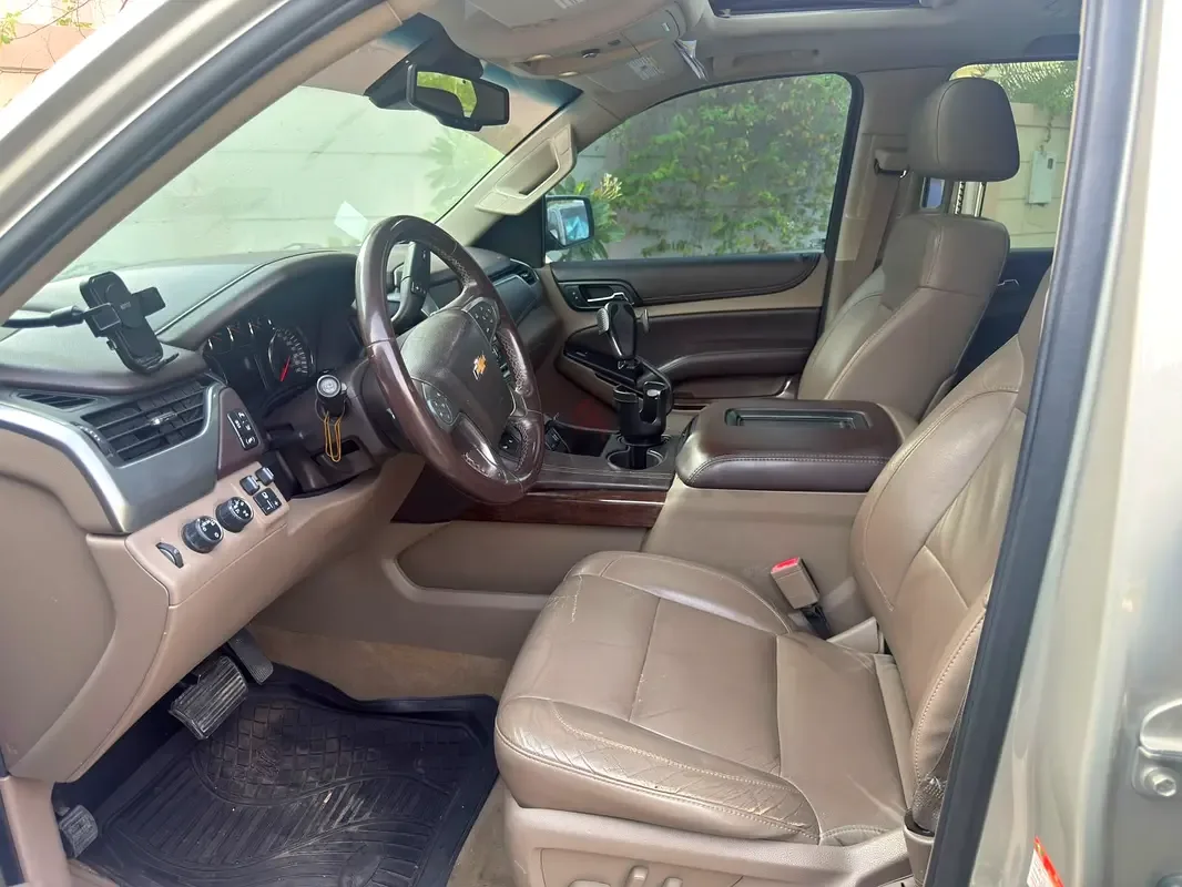 Chevrolet Suburban 5.3 AT RWD (385 حصان) - 12